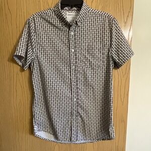 Men's international report short sleeve button-down shirt size small pineapple